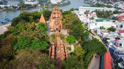 Vinh danh di tích quốc gia đặc biệt Tháp Bà Ponagar Nha Trang - Ảnh 2.