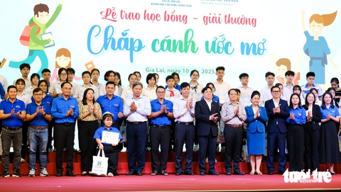 Chắp cánh ước mơ cho những khát khao học tập vượt lên trong gian khó - Ảnh 1.