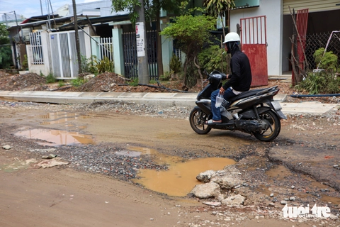 Người dân Đà Nẵng kêu trời vì đoạn đường 4,5km làm gần 7 năm chưa xong - Ảnh 3.