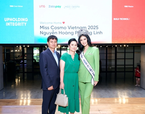 Miss Cosmo Vietnam 2025 Phương Linh về thăm nơi làm việc cũ - Ảnh 2. Miss Cosmo Vietnam - Ảnh 2.