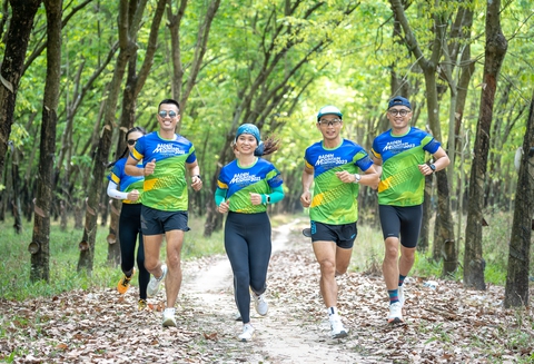 Tây Ninh tổ chức giải marathon chuẩn quốc tế chạy vòng quanh núi Bà Đen - Ảnh 1.