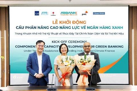 Khởi động chương trình ‘nâng cao năng lực về ngân hàng xanh’ - Ảnh 2.