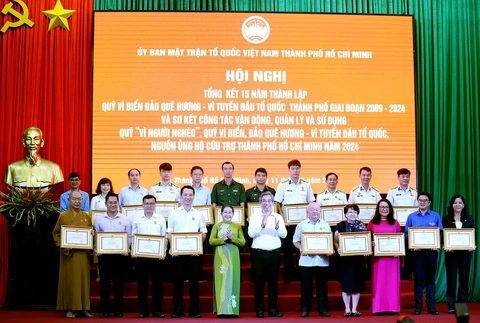TP.HCM vận động hơn 550 tỉ đồng Quỹ 'Vì biển đảo quê hương - Vì tuyến đầu Tổ quốc' trong 15 năm - Ảnh 1.