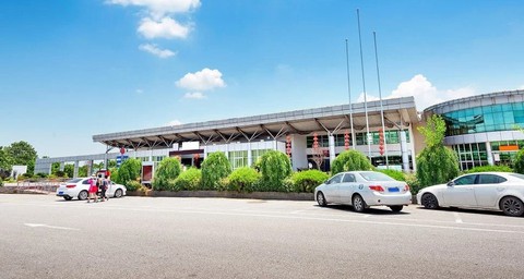 Cầu cứu cảnh sát vì đi 300km mới phát hiện bỏ quên vợ giữa đường - Ảnh 1.