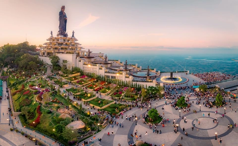Tây Ninh kêu gọi đầu tư phát triển Khu du lịch quốc gia Núi Bà Đen - Ảnh 1.