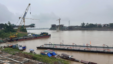 cầu phong châu - Ảnh 1.