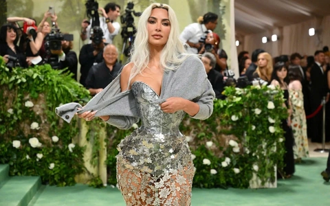 Kim Kardashian: 'Tắc kè hoa' thời trang hiện đại của Hollywood - Ảnh 11. Kim Kardashian - Ảnh 11.