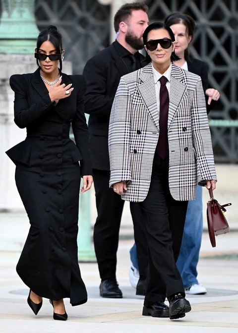 Kim Kardashian: 'Tắc kè hoa' thời trang hiện đại của Hollywood - Ảnh 7. Kim Kardashian - Ảnh 7.
