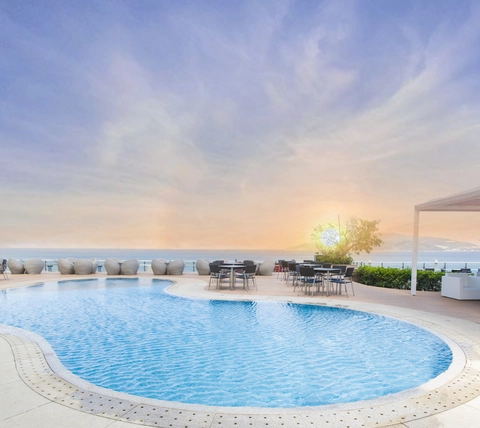 Diamond Bay Hotel - Ảnh 2.
