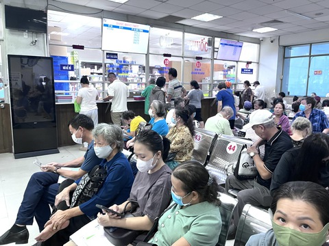 Không kê đơn thuốc 2-3 tháng/lần, có lý do nào 'ẩn giấu' sau toa thuốc 28 ngày? - Ảnh 1.