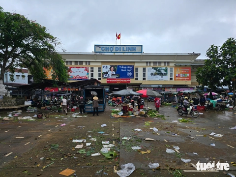 Công an điều tra vụ tiểu thương tố bị hành hung tại chợ ở Lâm Đồng- Ảnh 2. Công an điều tra vụ tiểu thương tố bị hành hung tại chợ ở Lâm Đồng - Ảnh 2.