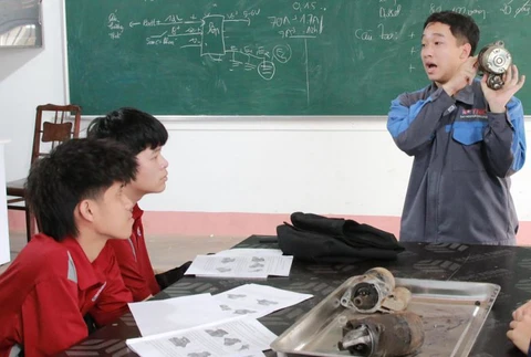 Học nghề để nuôi chữ sau tốt nghiệp - Ảnh 1. học nghề - Ảnh 1.