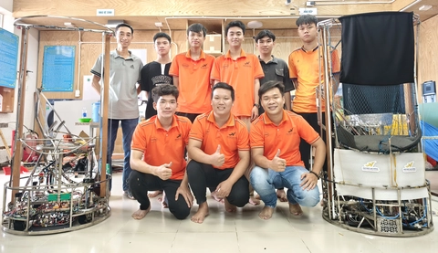 Vào 'lò luyện' robot đi thi quốc tế - Ảnh 1. robot - Ảnh 1.