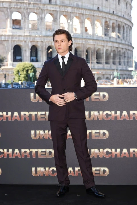 'Người nhện' Tom Holland và Zendaya: Đôi tình nhân dẫn đầu xu hướng thời trang thảm đỏ - Ảnh 7. Tom Holland - Ảnh 6.