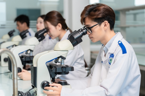 Nhiều đại học công bố điểm sàn 15 cho phương thức xét
điểm thi tốt nghiệp THPT - Ảnh 1.