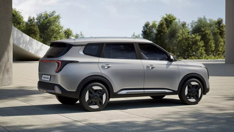 Kia Carens có thêm bản điện chạy 490km/sạc, ADAS, đấu Xpander, Veloz Cross nếu về Việt Nam - Ảnh 10.