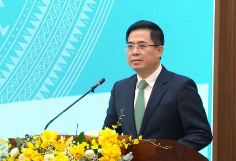 Quảng Ngãi hỗ trợ cán bộ Kon Tum 3,6 triệu/tháng để đi lại, thuê nhà - Ảnh 1.