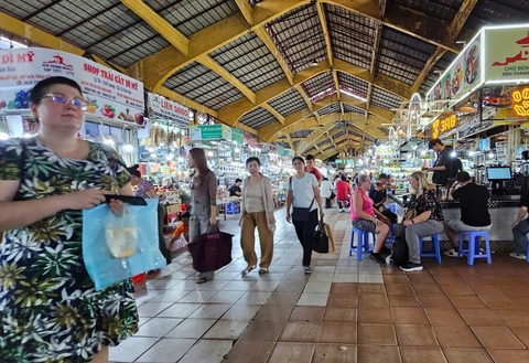 Chợ Bến Thành là biểu tượng, cần tăng giáo dục cho tiểu thương, tăng chế tài để giữ thương hiệu - Ảnh 1.