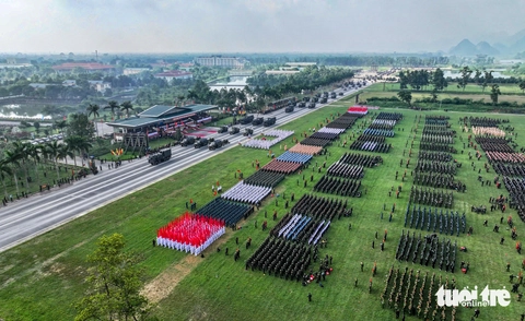 Mãn nhãn hình ảnh 15.600 chiến sĩ quân đội, công an trong buổi tổng hợp luyện diễu binh - Ảnh 1.