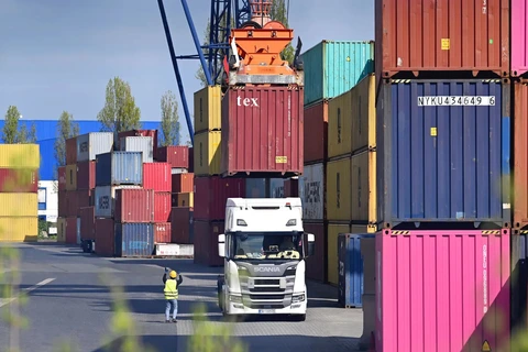 Pháp kêu gọi châu Âu sẵn sàng đáp trả Mỹ nếu chiến tranh thương mại bùng phát - Ảnh 1. châu Âu - Ảnh 1.