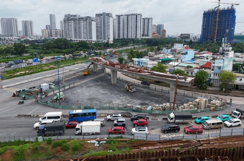 Nút giao An Phú chậm tiến độ: Ban Giao thông nói chia nhỏ gói thầu để tăng cạnh tranh - Ảnh 1.