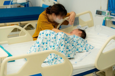 Hai anh em trong vụ tai nạn liên hoàn ở Hà Nội: Bị thương nặng, chấn thương sọ não, dập phổi - Ảnh 1. 2 anh em trong vụ tai nạn liên hoàn ở Hà Nội bị thương nặng, chấn thương sọ não, dập phổi - Ảnh 1.