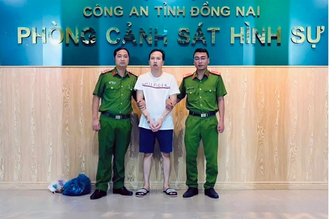 nổ súng - Ảnh 2.