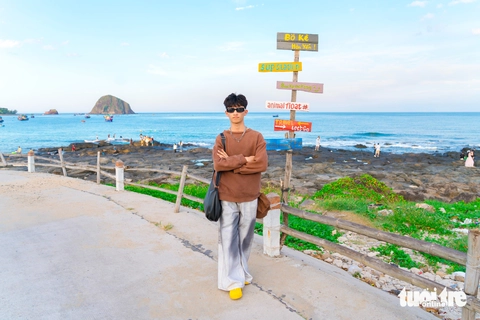 Bạn trẻ khắp nơi check-in con đường đẹp như mơ ở Hòn Yến - Ảnh 4.