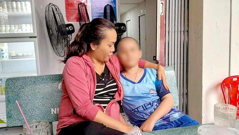 Người phụ nữ hết lòng vì các bé ung thư - Ảnh 2.