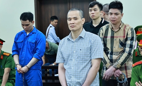 Tòa tuyên tử hình 11 bị cáo trong vụ đường dây ma túy có sự 'bảo kê' của hai cựu cán bộ công an - Ảnh 2.