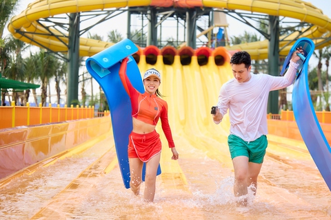 Công viên đồng loạt ưu đãi mừng ngày 'sắp xếp lại giang sơn' - Ảnh 1.