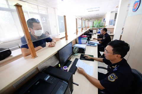 Nhầm lẫn phân loại thiết bị điện tử áp dụng thuế VAT, hải quan phải ra văn bản hỏa tốc - Ảnh 1.
