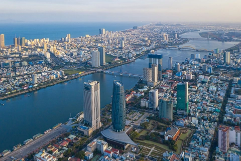 Đà Nẵng lập ban trù bị điều hành Trung tâm tài chính quốc tế, cử cán bộ qua Singapore đào tạo - Ảnh 1.