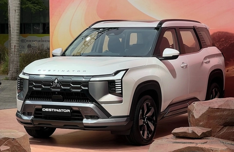 Đây là sự khác biệt giữa 3 bản Mitsubishi Destinator mà khách Việt có thể tham khảo trước khi chốt cọc- Ảnh 4. So sánh 3 bản Mitsubishi Destinator chờ ngày về Việt Nam: Chung động cơ, khác tiện nghi và an toàn - Ảnh 4.
