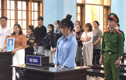 Nữ sinh lớp 12 đâm chết nữ sinh lớp 11: Bị phạt 18 năm tù chỉ vì mâu thuẫn nhỏ trên mạng xã hội - Ảnh 1.