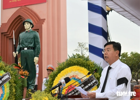 Thủ tướng Phạm Minh Chính dự lễ cải táng 80 hài cốt liệt sĩ quân tình nguyện - Ảnh 3.