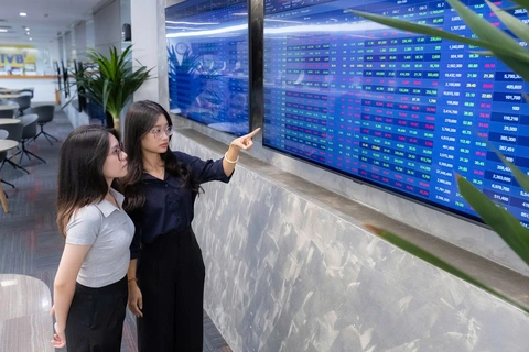 Đề xuất áp thuế 20% trên lãi bán chứng khoán, chuyển nhượng vốn - Ảnh 1.