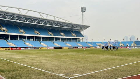 Việt Nam muốn đăng cai World Cup: Lo phát triển kinh tế trước khi xây sân vận động xứng tầm? - Ảnh 2.