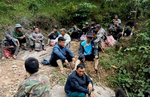 Phát hiện bộ xương người trong rừng nghi người đàn ông mất tích 2 tháng trước - Ảnh 1.