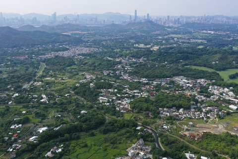 Hong Kong xây thêm nhà ở được trợ cấp để đáp ứng nhu cầu tầng lớp trung lưu - Ảnh 3.