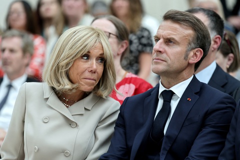 Tổng thống Macron kiện người dẫn podcast vì tung tin đồn thất thiệt về Đệ nhất phu nhân - Ảnh 1. Đệ nhất phu nhân - Ảnh 1.