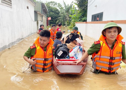 Thời tiết hôm nay 25-7: Toàn Bắc Bộ mưa to, Nam Bộ mưa rào - Ảnh 1.