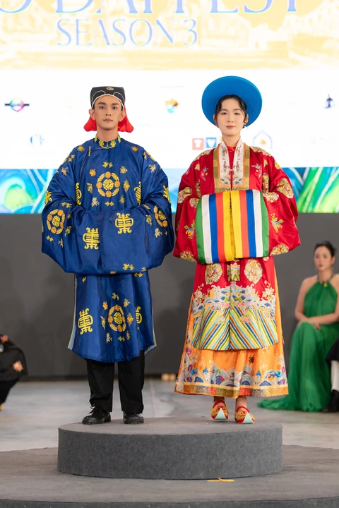 Ngắm áo dài của cố ca sĩ Phi Nhung tại Vietnam Heritage Áo dài Fest - Ảnh 6. áo dài - Ảnh 6.
