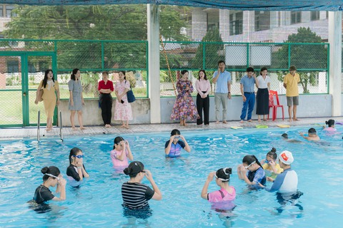 Mỗi năm vẫn có gần 2.000 trẻ em tử vong vì đuối nước - Ảnh 1. Mỗi năm có gần 2.000 trẻ em chết vì đuối nước, cảnh báo các nỗ lực phòng chống là 'chưa đủ' - Ảnh 1.