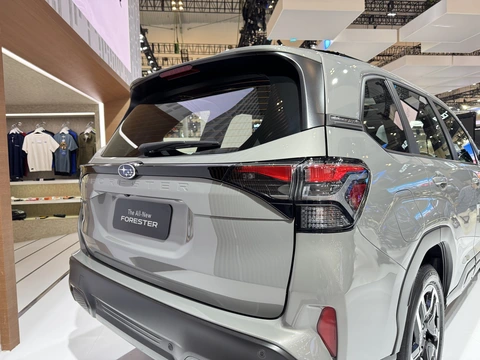 Subaru Forester - Ảnh 16.