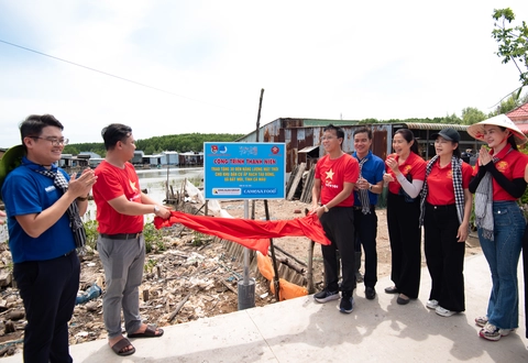 Đội tình nguyện viên nghệ sĩ - Ảnh 1.