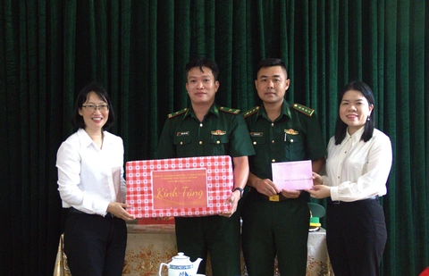 Lãnh đạo TP.HCM thăm Côn Đảo: Nghĩa tình từ đất liền đến vùng đặc khu biển đảo - Ảnh 5.