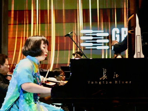 Nghệ sĩ piano Bích Trà, cello Đỗ Phúc, nhạc trưởng Trần Nhật Minh thăng hoa với nhạc cổ điển - Ảnh 1. Bích Trà - Ảnh 1.