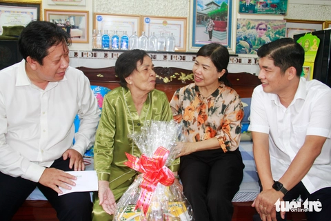 Đoàn thanh niên chăm lo cho 30 gia đình chính sách ở xã Củ Chi- Ảnh 3. Củ Chi - Ảnh 3.