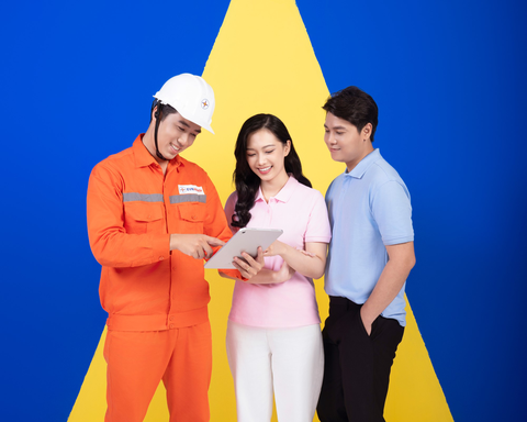 Chạm cú click chuột… kéo điện về nhà ở Thủ đô - Ảnh 3. EVNHANOI - Ảnh 3.